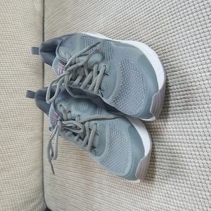 FILA women's athletic shoe